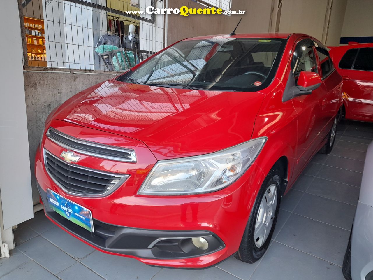 CHEVROLET   ONIX HATCH LS 1.0 8V FLEXPOWER 5P MEC.   VERMELHO 2014 1.0 FLEX - Loja