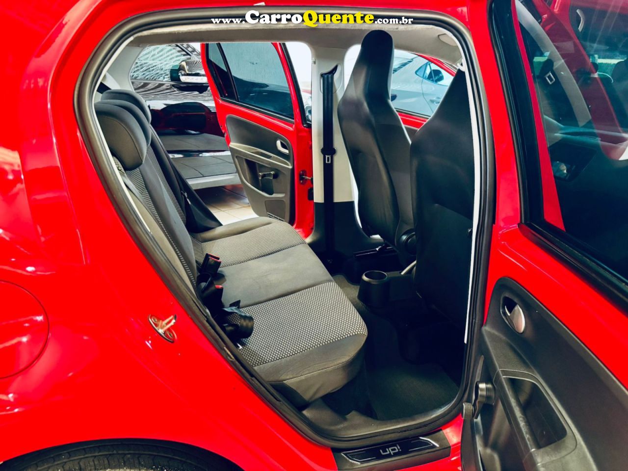 VOLKSWAGEN   UP! MOVE 1.0 TOTAL FLEX 12V 5P   VERMELHO 2015 1.0 FLEX - Loja