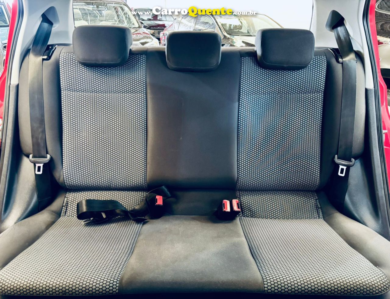 VOLKSWAGEN   UP! MOVE 1.0 TOTAL FLEX 12V 5P   VERMELHO 2015 1.0 FLEX - Loja