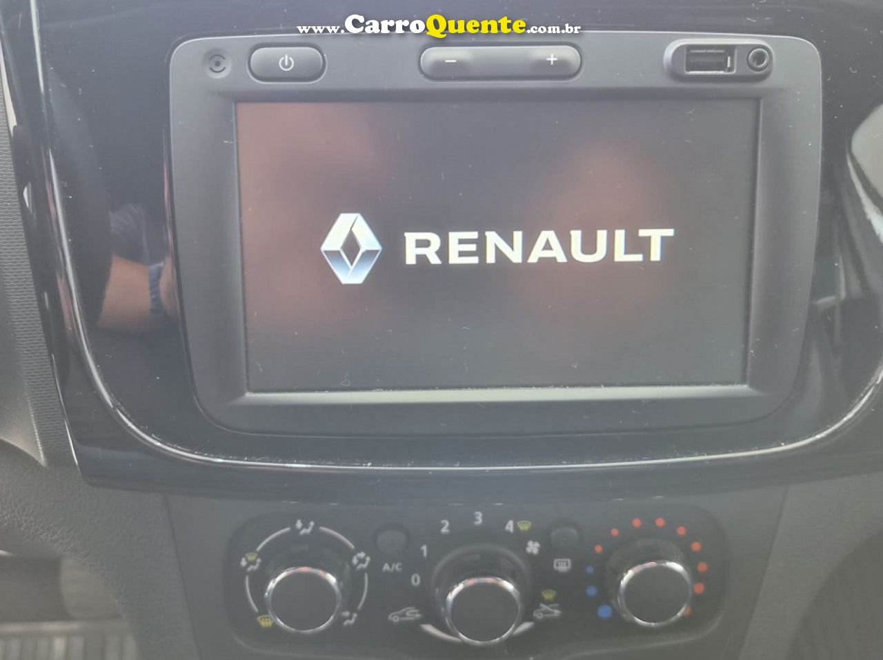RENAULT   LOGAN ZEN 1.0   BRANCO 2025 1.0 FLEX - Loja