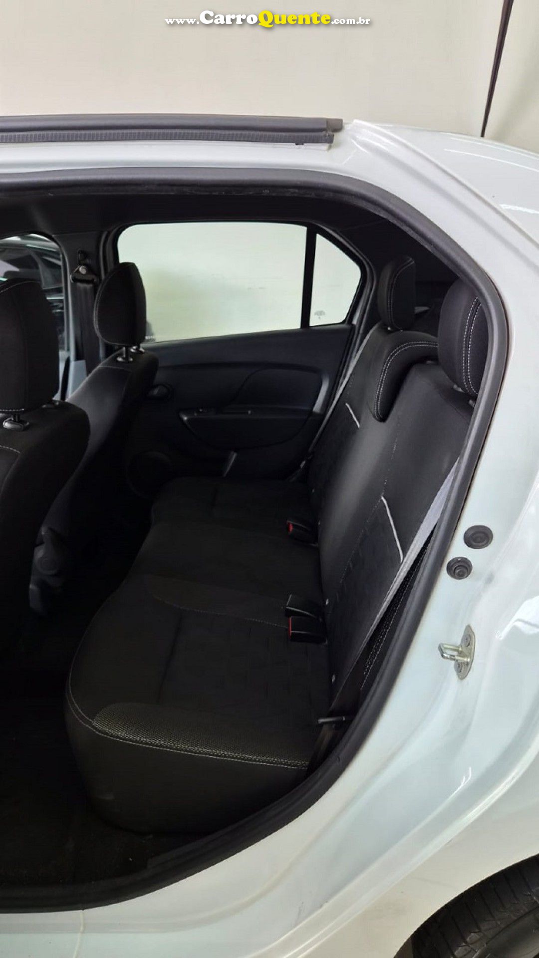 RENAULT   LOGAN ZEN 1.0   BRANCO 2025 1.0 FLEX - Loja