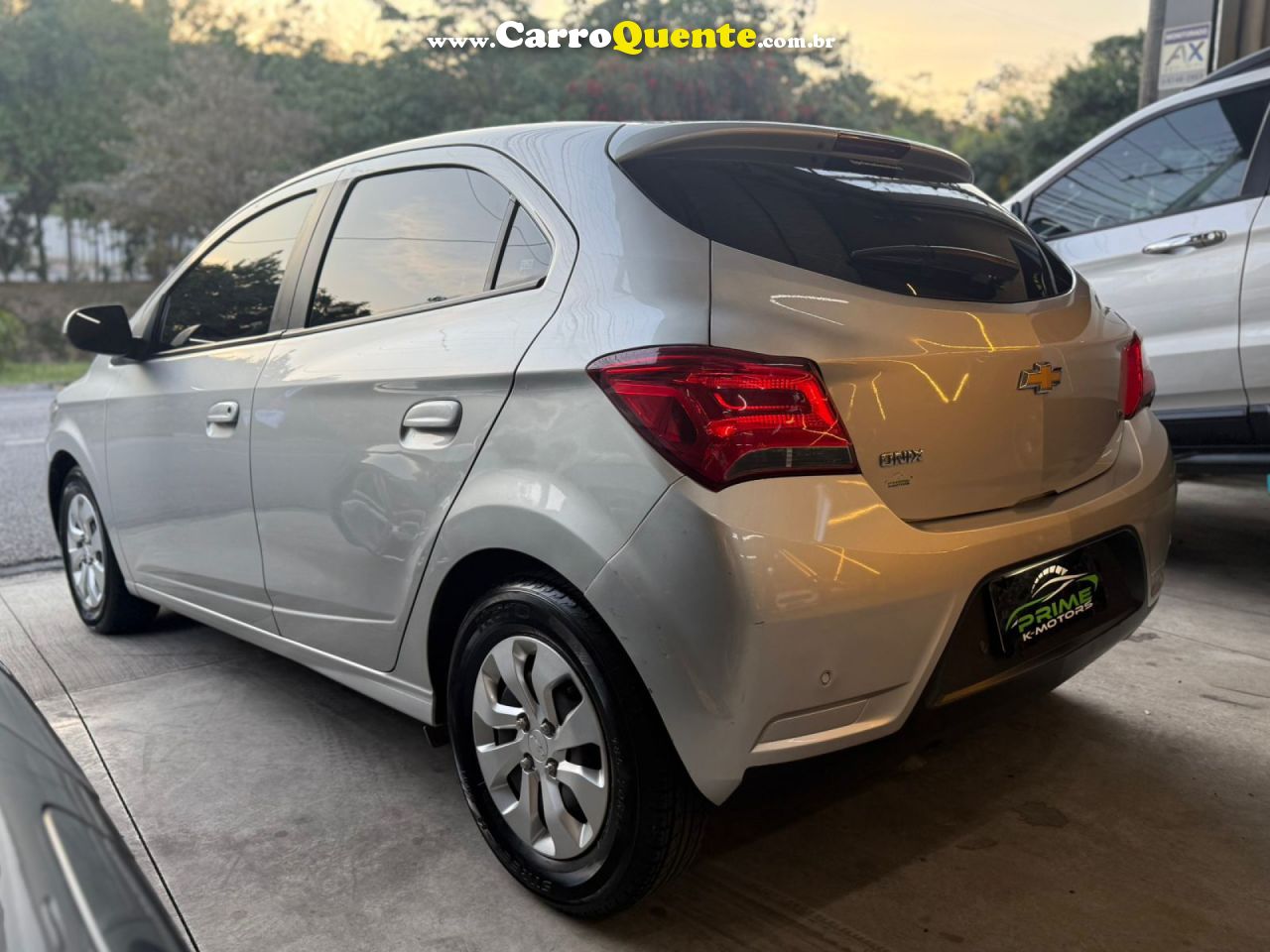 CHEVROLET   ONIX HATCH LT 1.0 8V FLEXPOWER 5P MEC.   PRATA 2019 1.0 FLEX - Loja