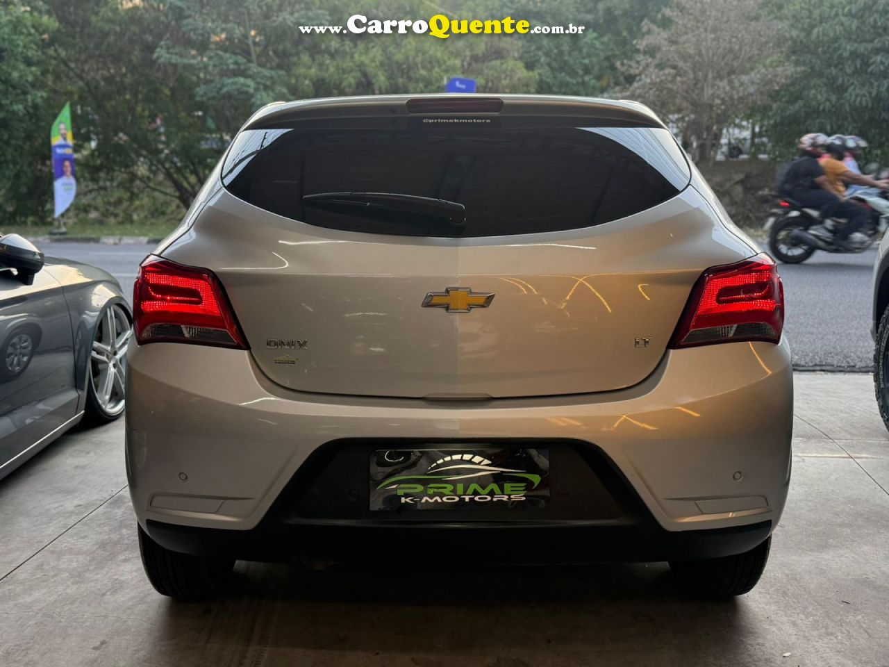 CHEVROLET   ONIX HATCH LT 1.0 8V FLEXPOWER 5P MEC.   PRATA 2019 1.0 FLEX - Loja