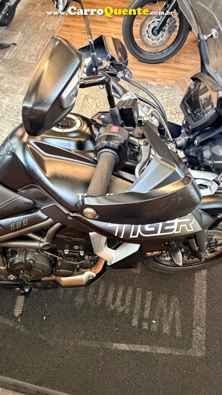 TRIUMPH TIGER 800 XRX 2019 - Loja