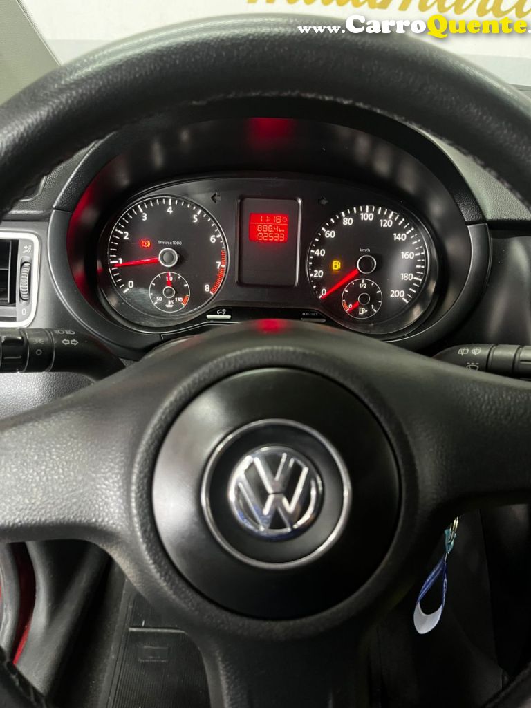 VOLKSWAGEN   FOX 1.0 MI TOTAL FLEX 8V 5P   VERMELHO 2013 1.0 FLEX - Loja