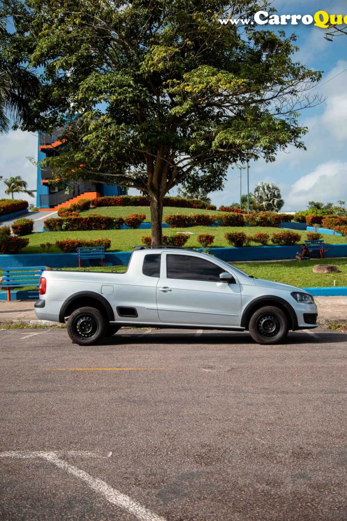 VOLKSWAGEN   SAVEIRO 1.6 MI TOTAL FLEX 8V CE   PRATA 2014 1.6 FLEX - Loja
