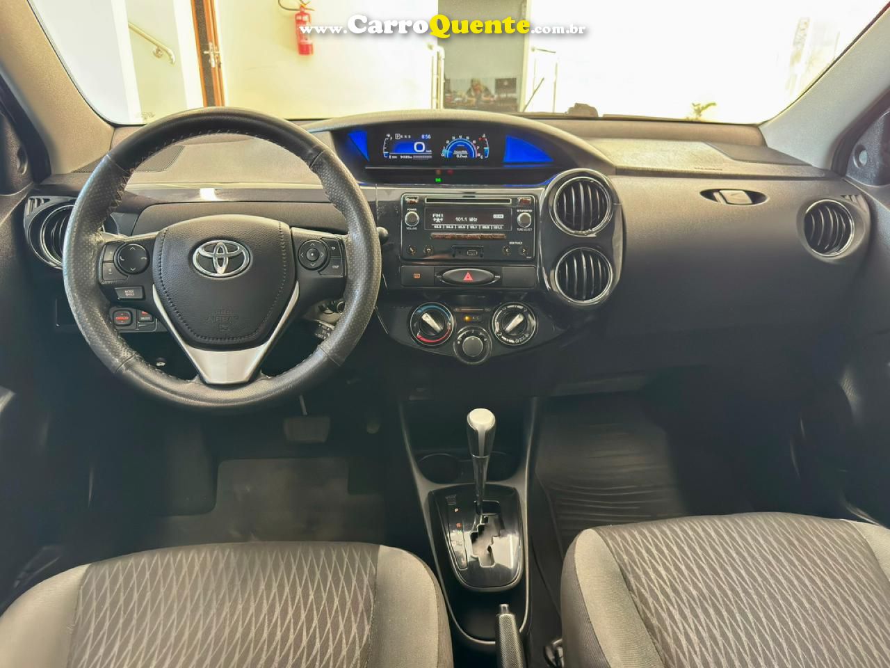 TOYOTA   ETIOS XS 1.5 FLEX 16V 5P AUT.   BRANCO 2018 1.5 FLEX - Loja