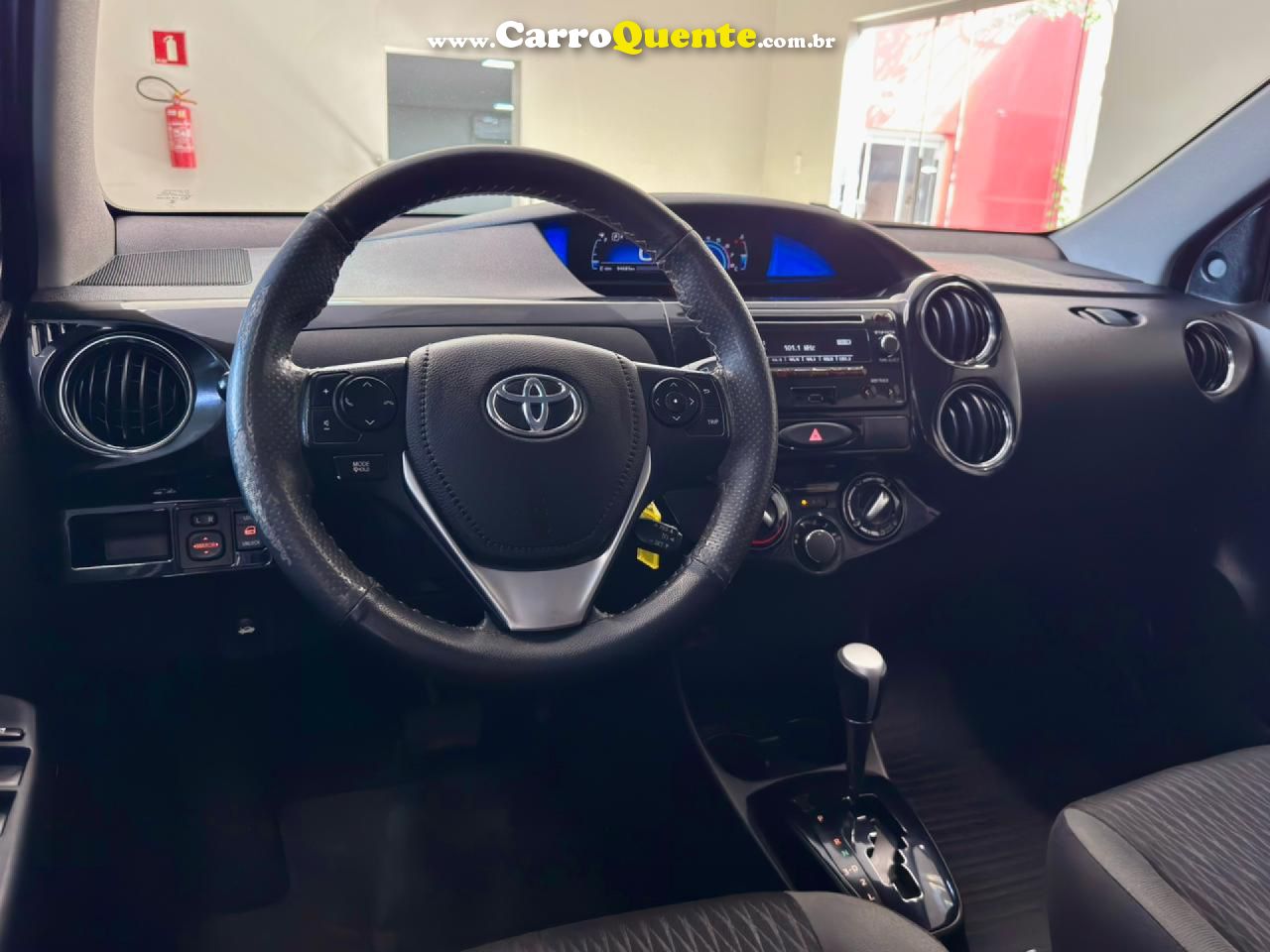 TOYOTA   ETIOS XS 1.5 FLEX 16V 5P AUT.   BRANCO 2018 1.5 FLEX - Loja