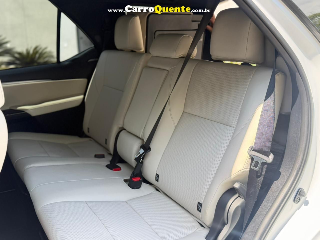 TOYOTA HILUX SW4 2.8 D-4D TURBO DIAMOND 7L 4X4 2026 - Loja