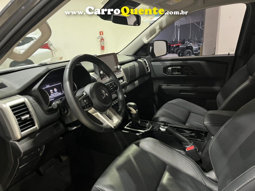 Mitsubishi TRITON 2.4 BITURBO DIESEL CD HPE 4X4 AUTOMÁTICO - Loja