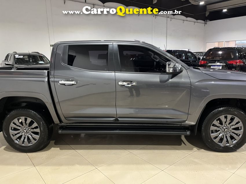 Mitsubishi TRITON 2.4 BITURBO DIESEL CD HPE 4X4 AUTOMÁTICO - Loja