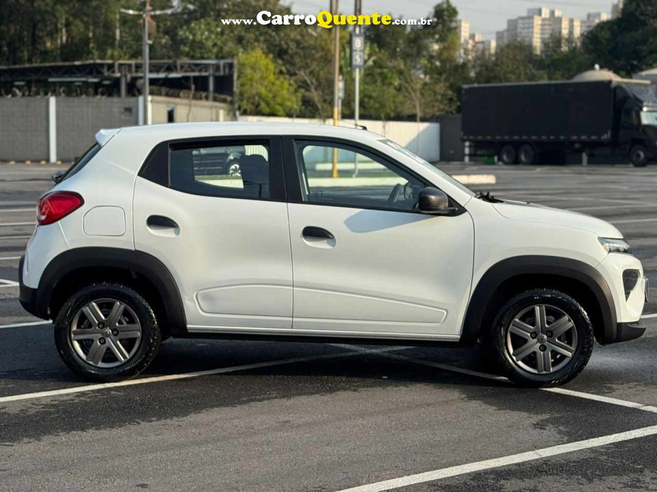 RENAULT KWID 1.0 12V SCE ZEN 2023 - Loja