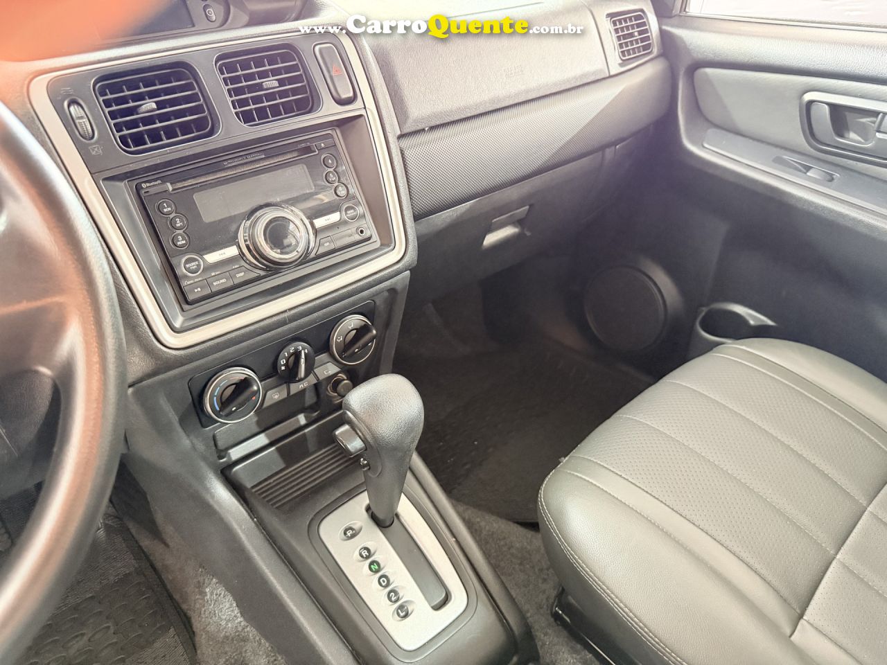 MITSUBISHI   PAJERO TR4 2.0 FLEX 16V 4X2 AUT.   CINZA 2014 2.0 FLEX - Loja