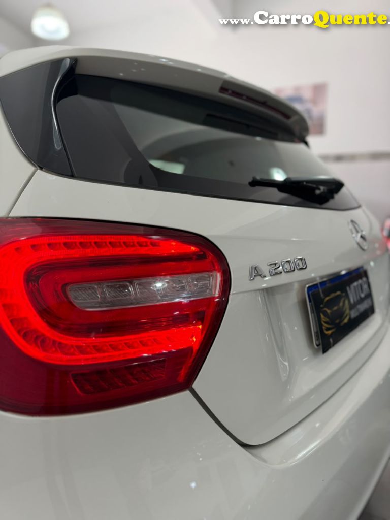MERCEDES-BENZ   A200 TURBO   BRANCO 2014 1.6 GASOLINA - Loja