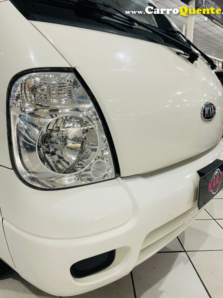 KIA   BONGO K-2500 2.5 4X2 TB DIESEL   BRANCO 2011 2.5 DIESEL - Loja