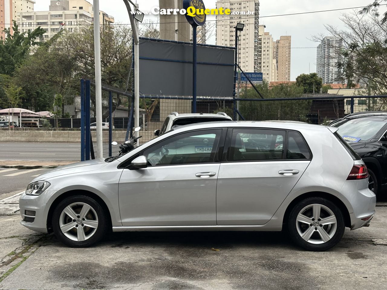 VOLKSWAGEN   GOLF HIGHLINE 1.4 TSI 140CV AUT.   PRATA 2014 1.4 TSI GASOLINA - Loja