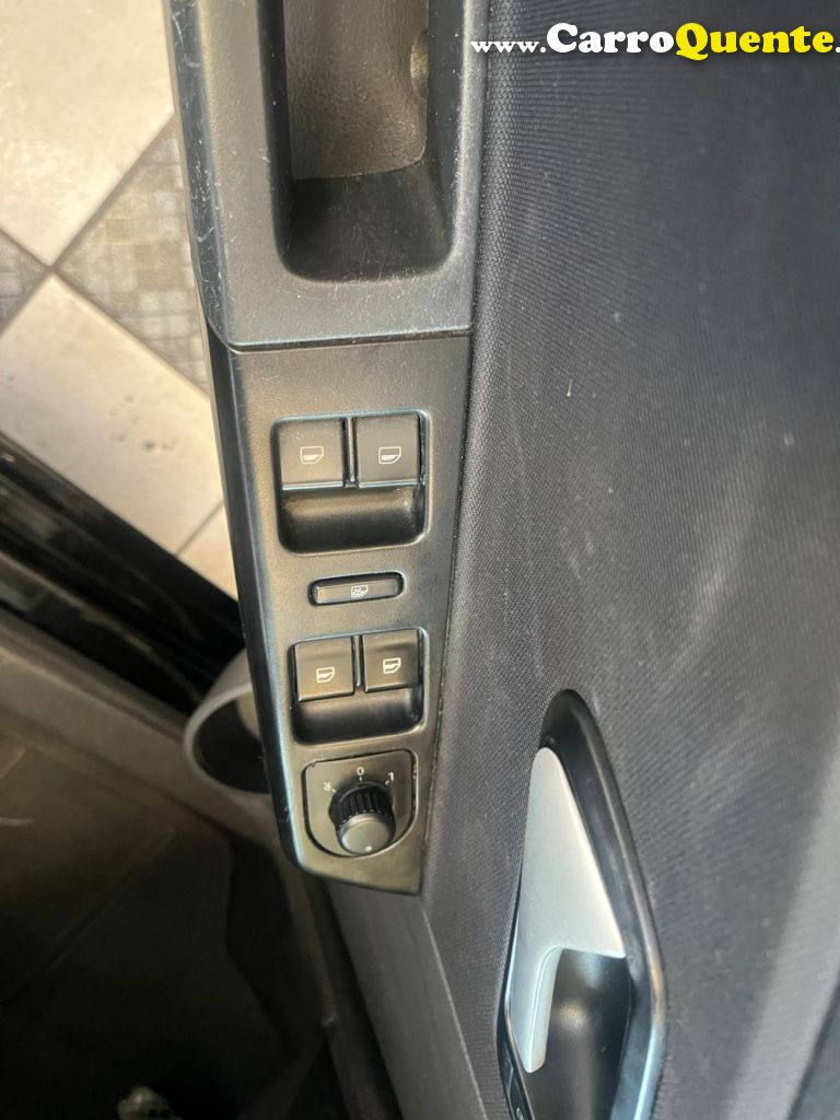 VOLKSWAGEN   FOX 1.0 MI TOTAL FLEX 8V 5P   PRETO 2013 1.0 FLEX - Loja