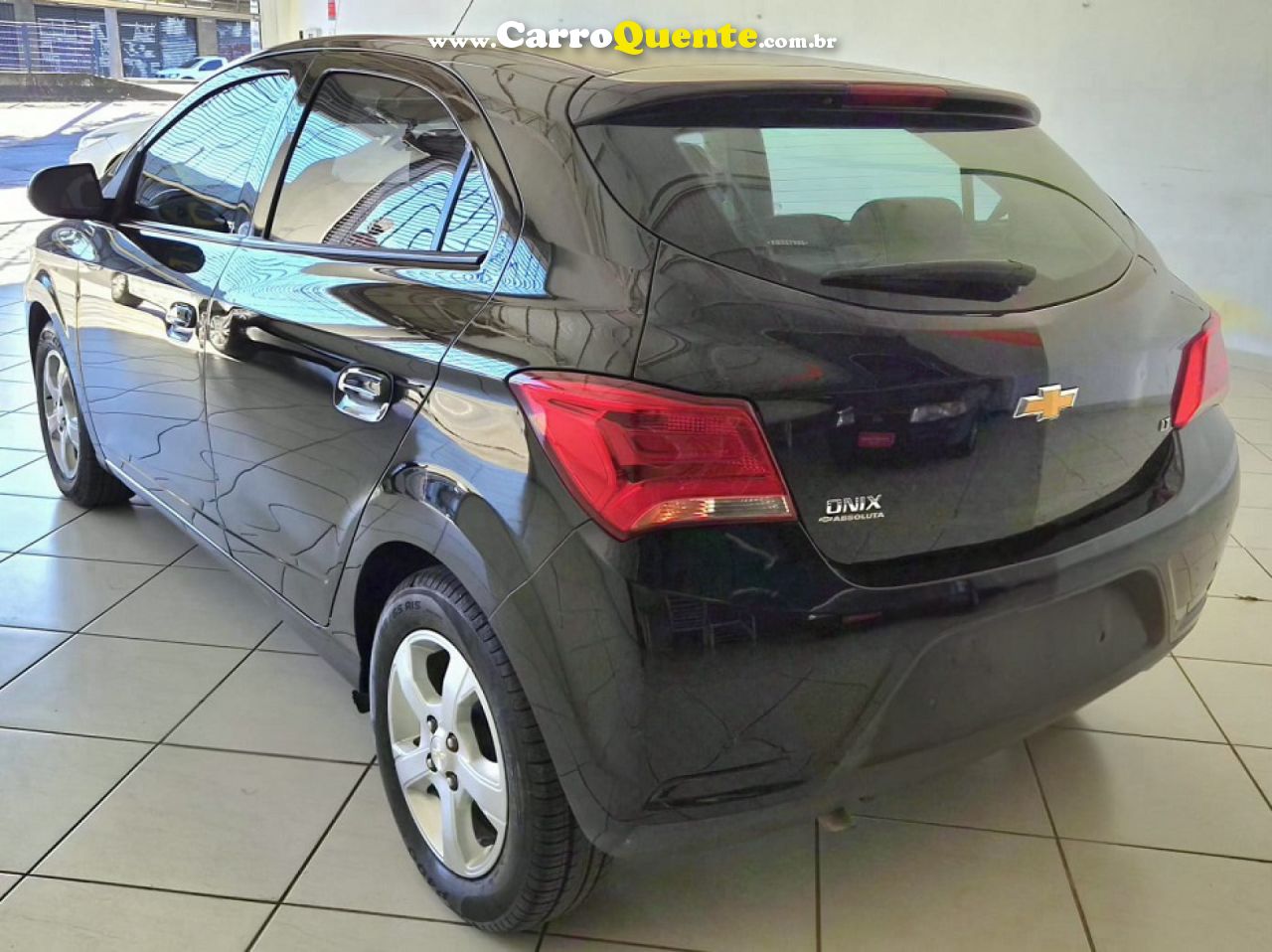 CHEVROLET   ONIX HATCH LT 1.4 8V FLEXPOWER 5P MEC.   PRETO 2019 1.4 FLEX - Loja