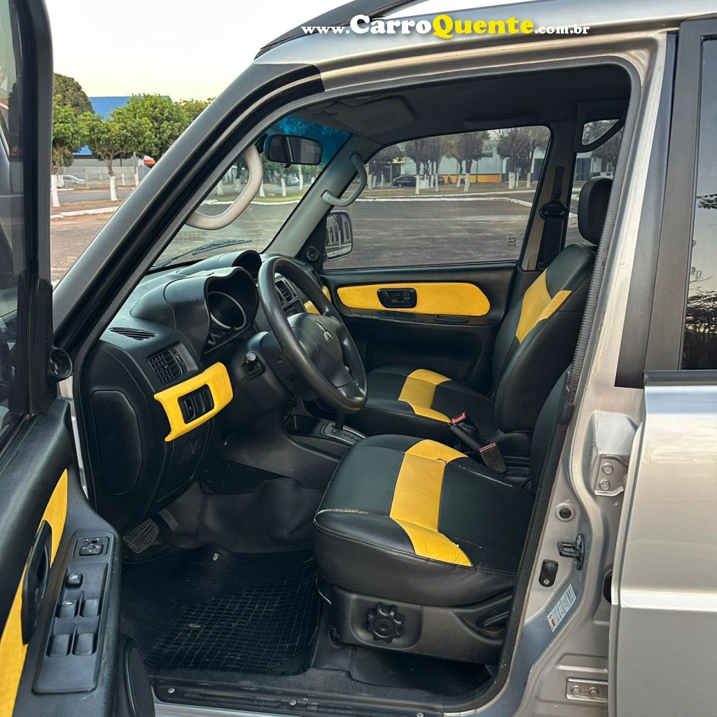 MITSUBISHI   PAJERO TR4 2.0 2.0 FLEX 16V 4X4 AUT.   PRATA 2011 2.0 FLEX - Loja