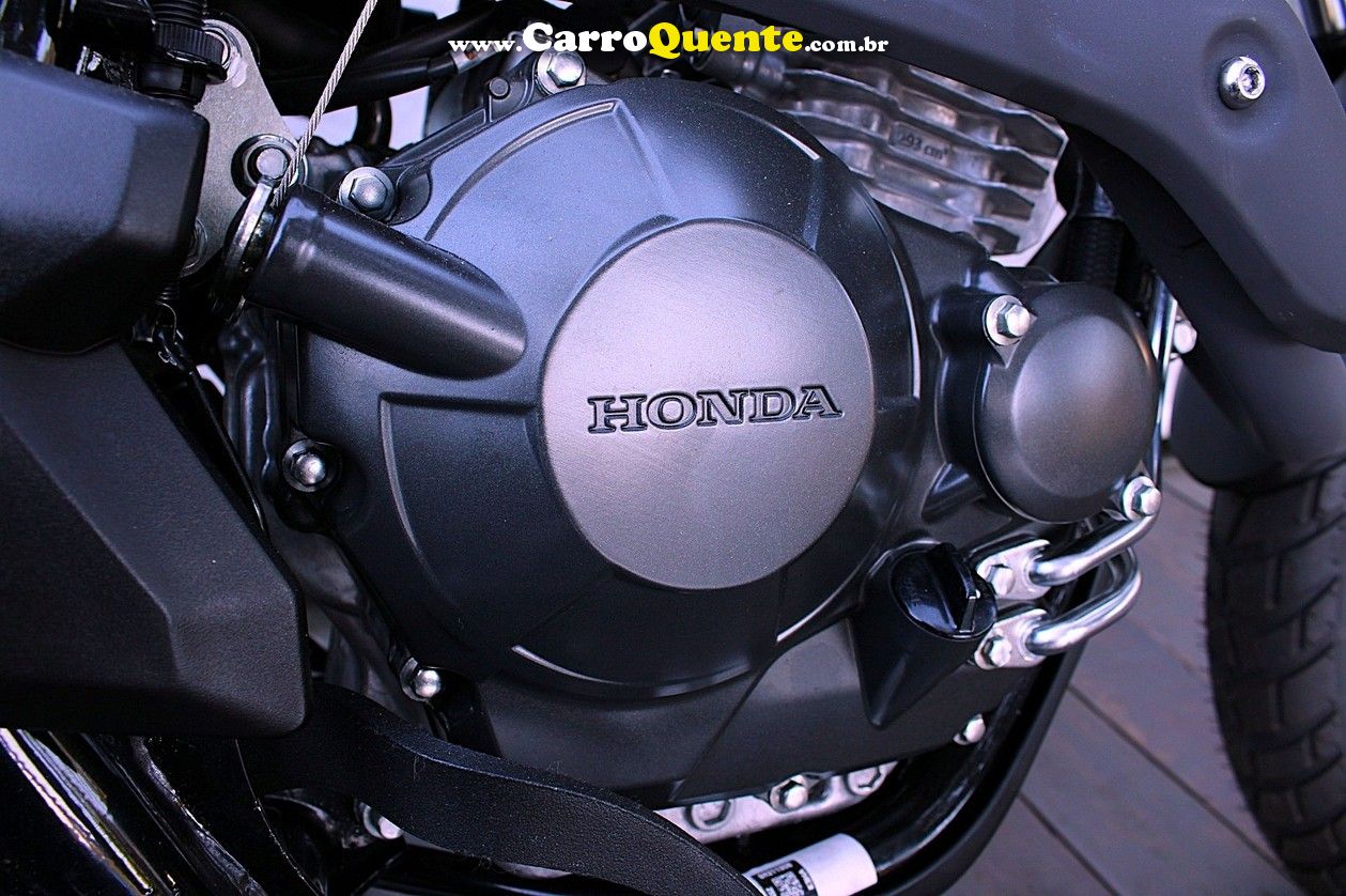 HONDA XRE 300 SAHARA ADVENTURE 2025 - Loja