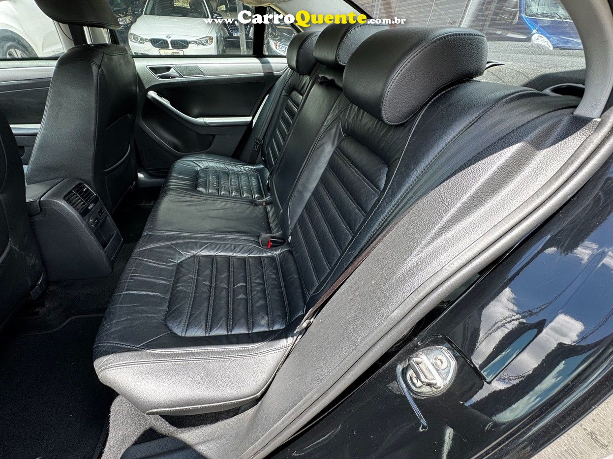 VOLKSWAGEN JETTA 2.0 TSI HIGHLINE 200CV 2012 - Loja