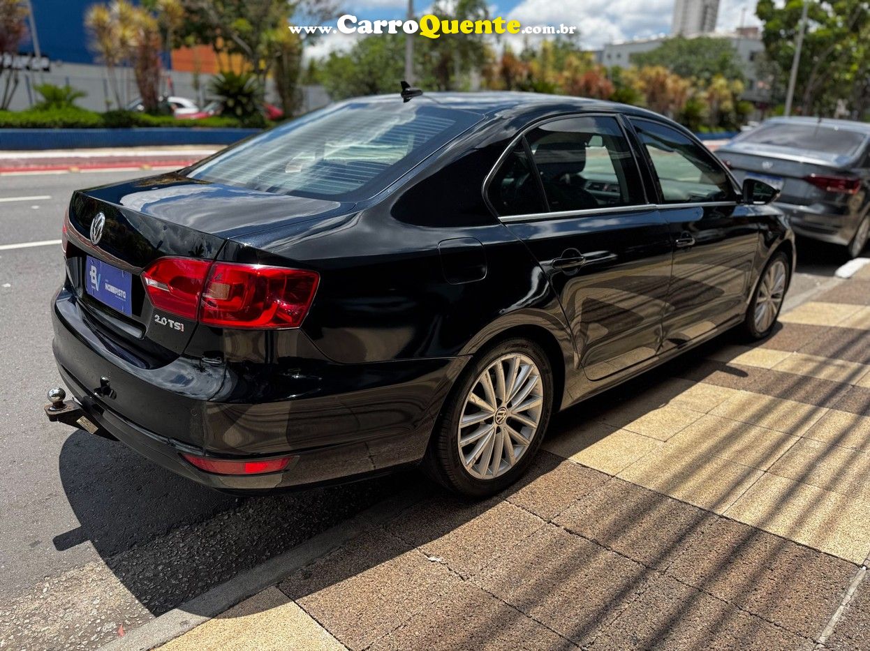 VOLKSWAGEN JETTA 2.0 TSI HIGHLINE 200CV 2012 - Loja
