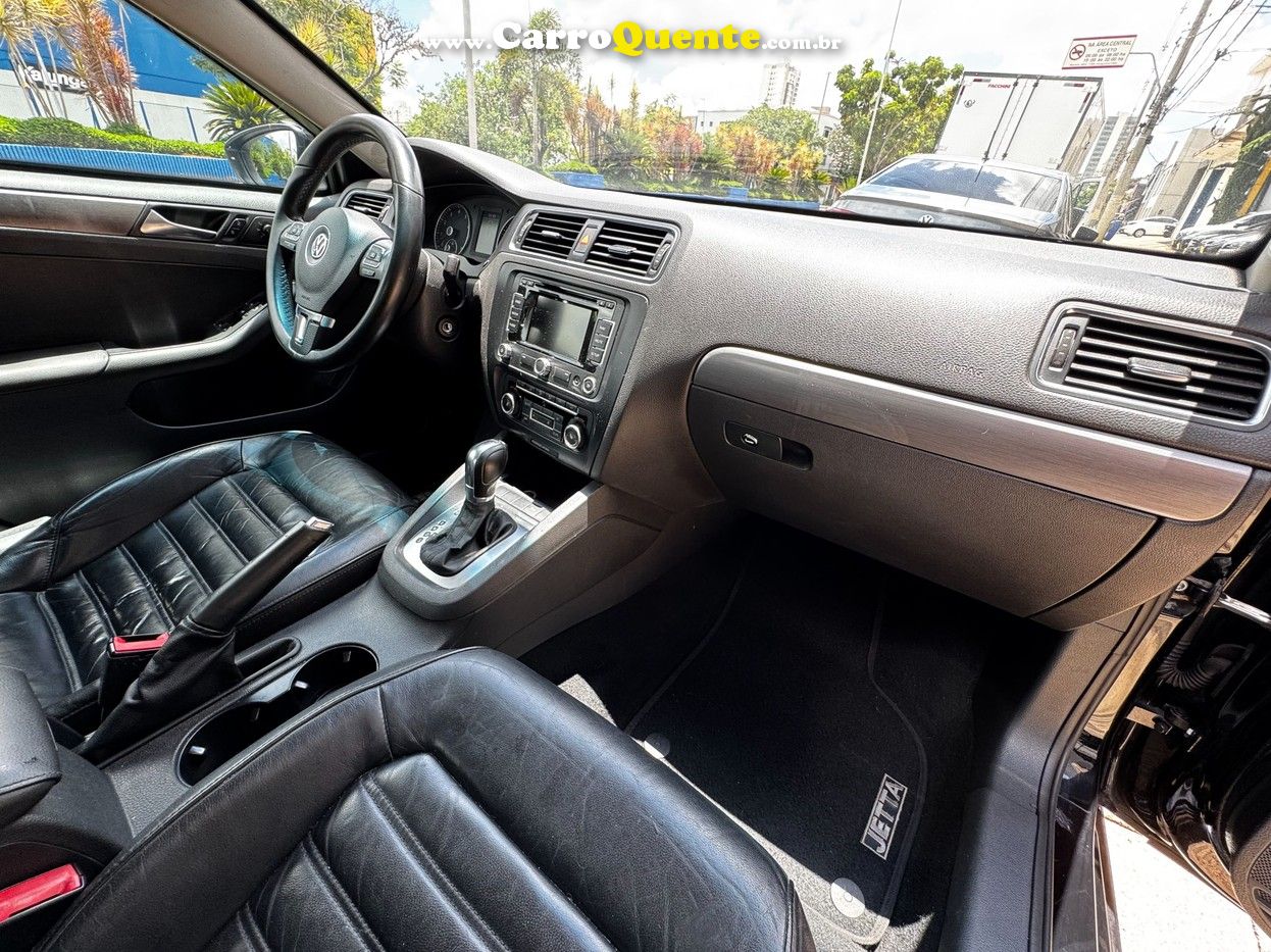 VOLKSWAGEN JETTA 2.0 TSI HIGHLINE 200CV 2012 - Loja