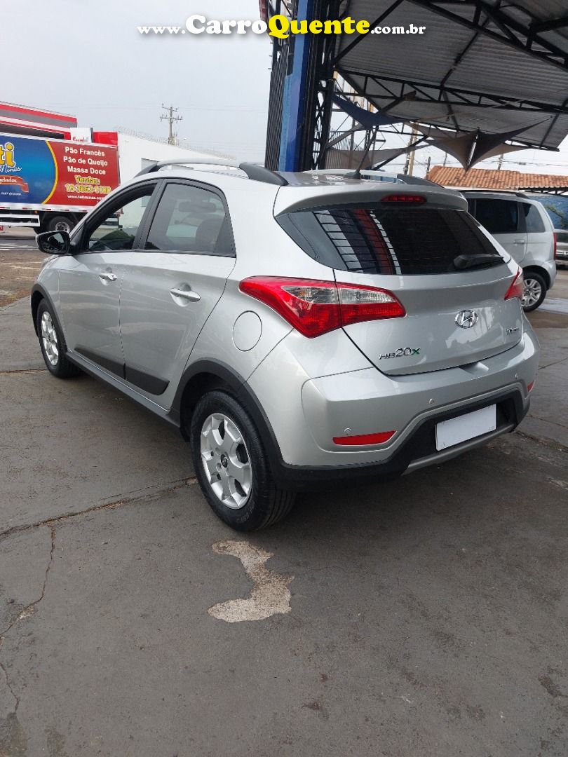 HYUNDAI HB20X 1.6 16V STYLE 2015 - Loja