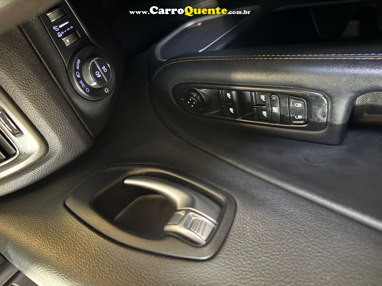 JEEP COMPASS 2.0 16V LONGITUDE 2018 - Loja