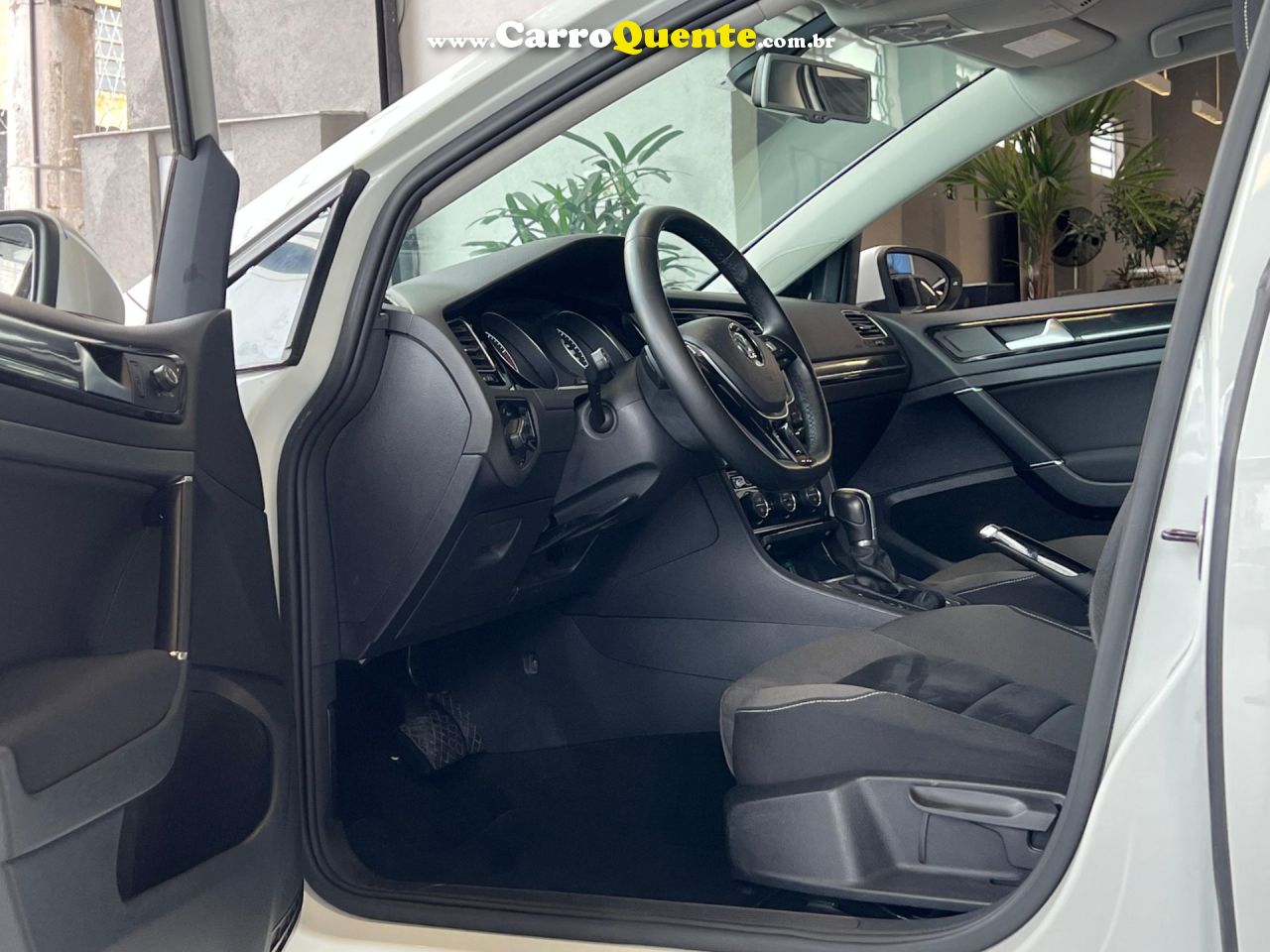 VOLKSWAGEN GOLF 1.4 TSI HIGHLINE 16V 2015 - Loja