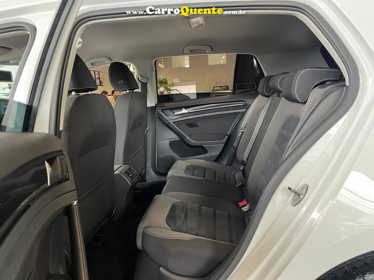 VOLKSWAGEN GOLF 1.4 TSI HIGHLINE 16V 2015 - Loja