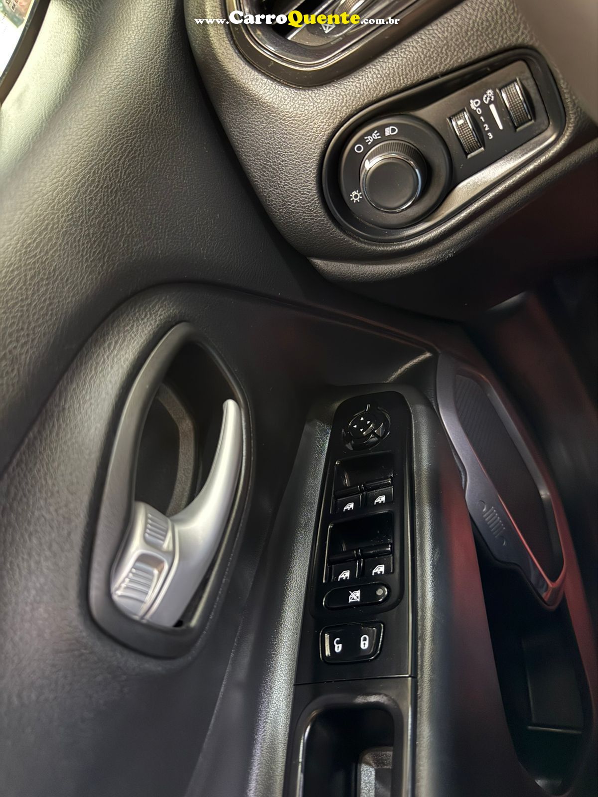 JEEP RENEGADE 1.3 T270 TURBO LONGITUDE 2024 - Loja