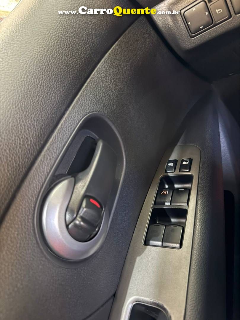 NISSAN LIVINA 1.8 SL X-GEAR 16V 2013 - Loja