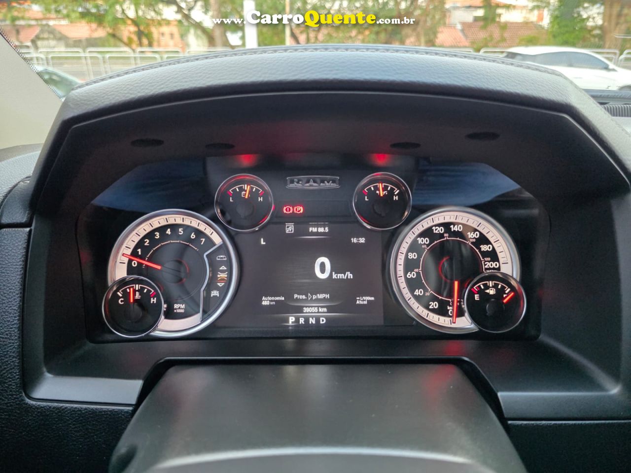 RAM   RAM CLASSIC LARAMIE NIGHT EDITION   PRETO 2022 5.7 GASOLINA - Loja