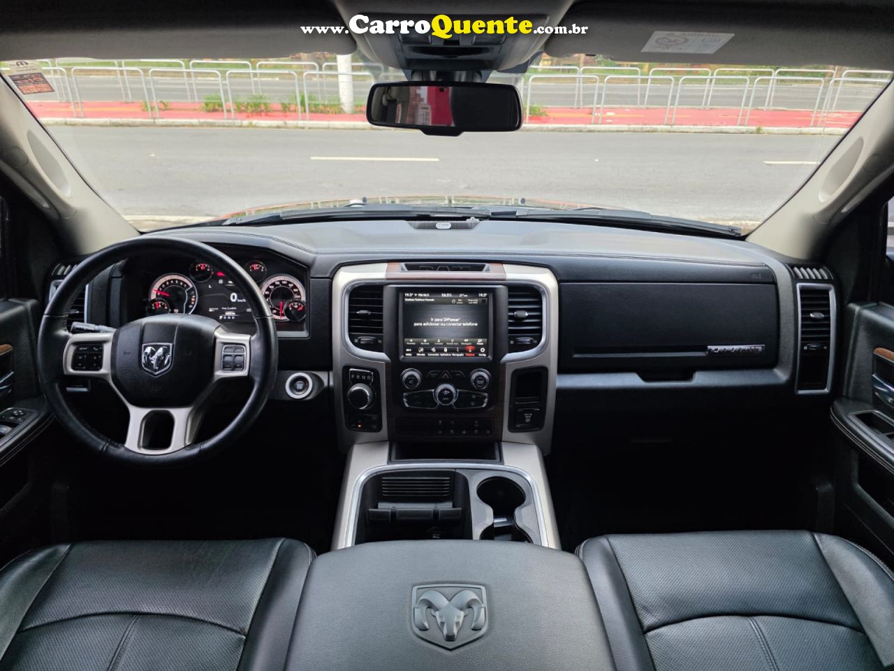 RAM   RAM CLASSIC LARAMIE NIGHT EDITION   PRETO 2022 5.7 GASOLINA - Loja