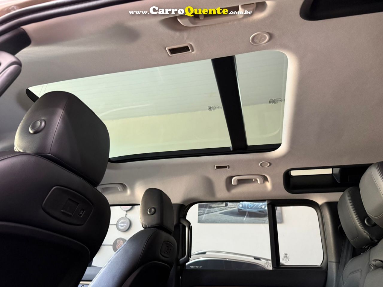 LAND ROVER   DEFENDER 110 2.0 TURBO SE SI4 AUT.   MARROM 2020 2.0 GASOLINA - Loja