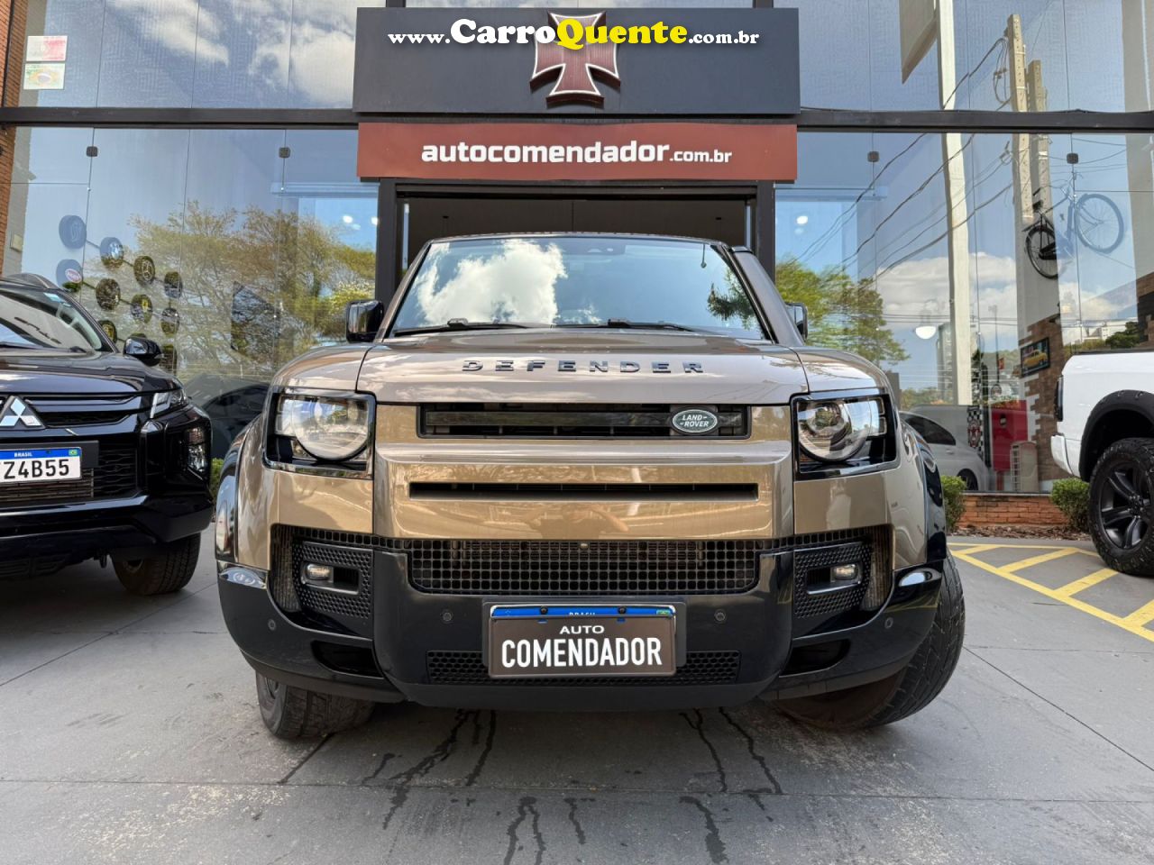 LAND ROVER   DEFENDER 110 2.0 TURBO SE SI4 AUT.   MARROM 2020 2.0 GASOLINA - Loja
