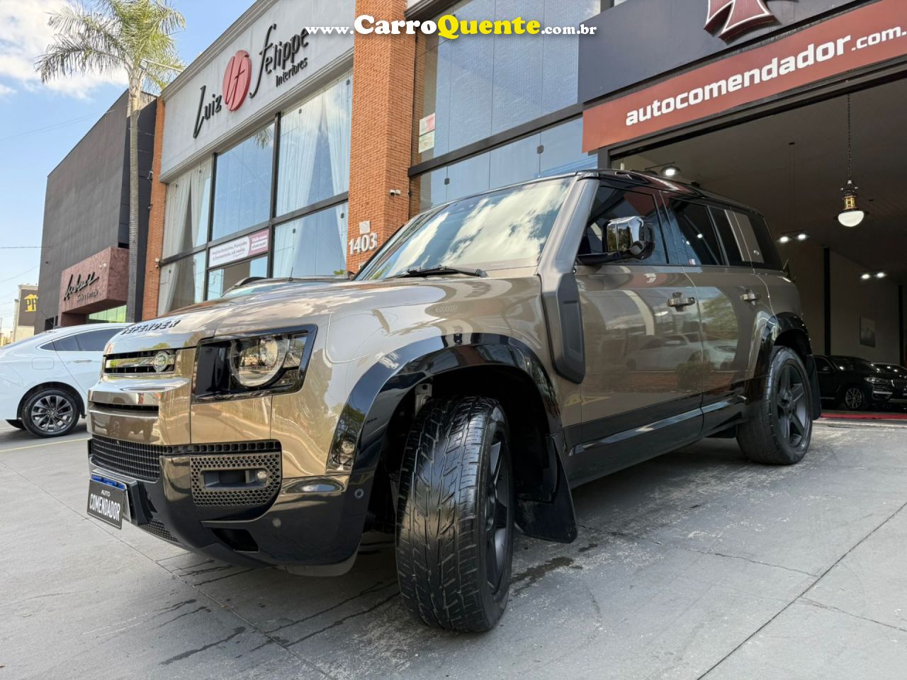 LAND ROVER   DEFENDER 110 2.0 TURBO SE SI4 AUT.   MARROM 2020 2.0 GASOLINA - Loja