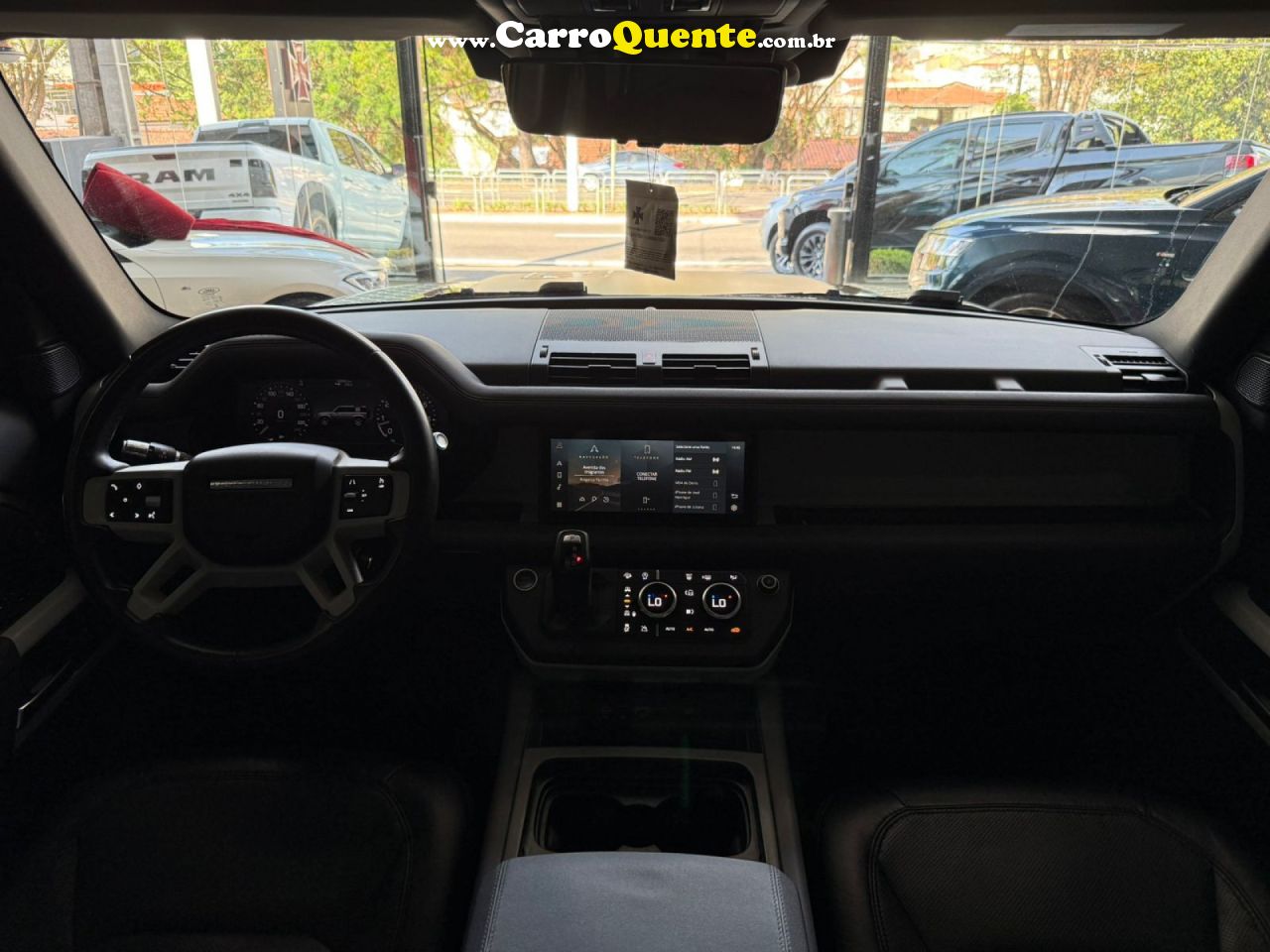 LAND ROVER   DEFENDER 110 2.0 TURBO SE SI4 AUT.   MARROM 2020 2.0 GASOLINA - Loja