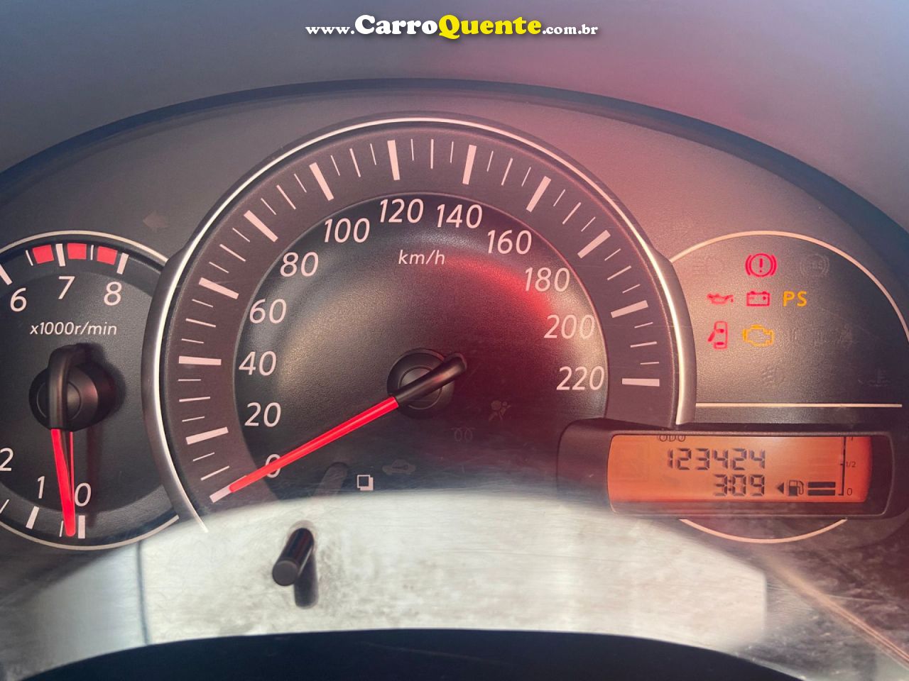 NISSAN   MARCH 1.6S   AZUL 2016 1.6 FLEX - Loja
