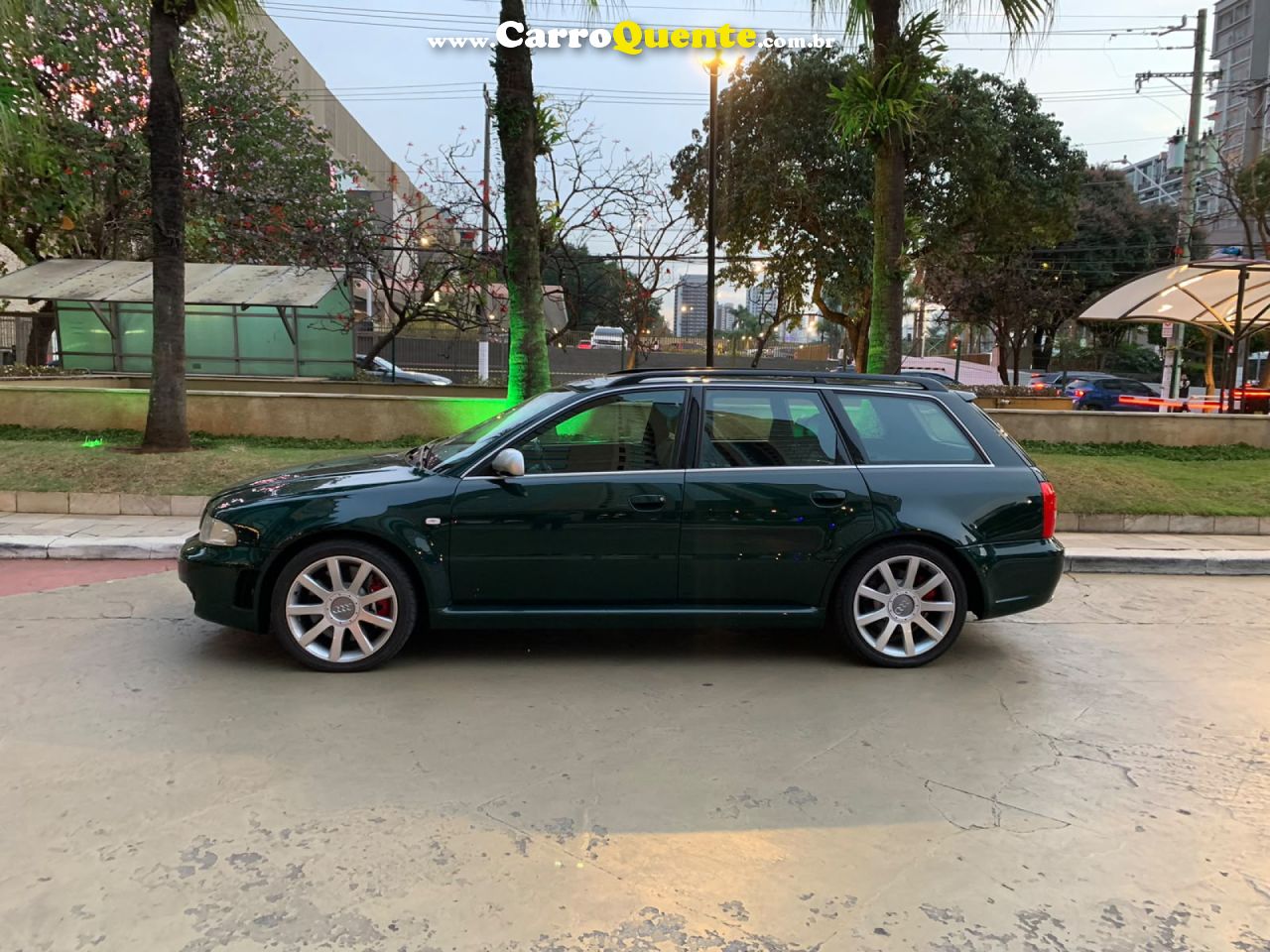 AUDI   2.7 AVANT QUATTRO V6 30V TURBO GASOLINA 4P MANUAL   VERDE 2001 2.7 GASOLINA - Loja