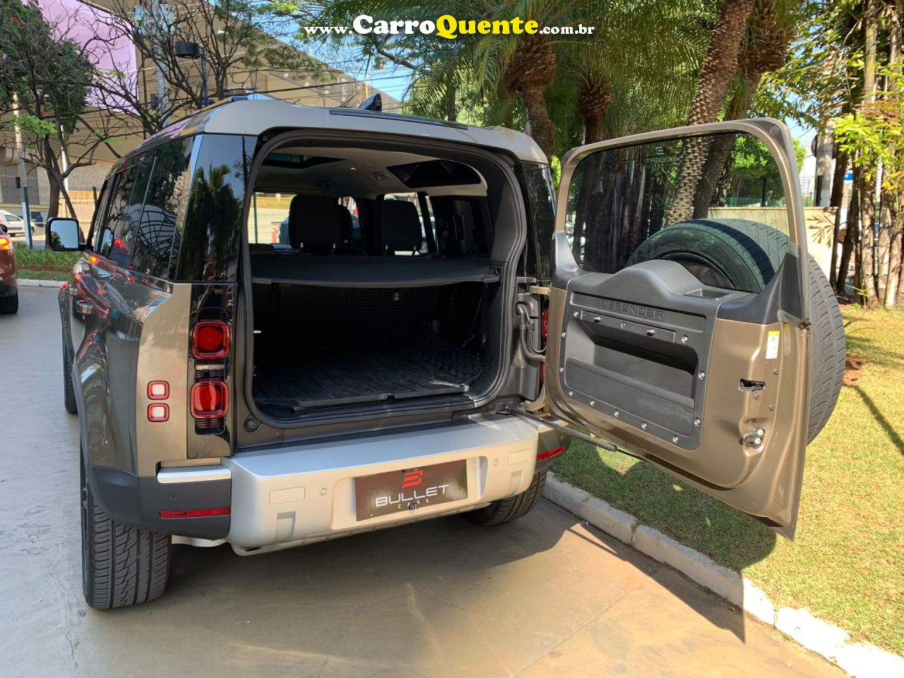 LAND ROVER   2.0 P300 GASOLINA 110 SE AWD    MARROM 2021 2.0 GASOLINA - Loja