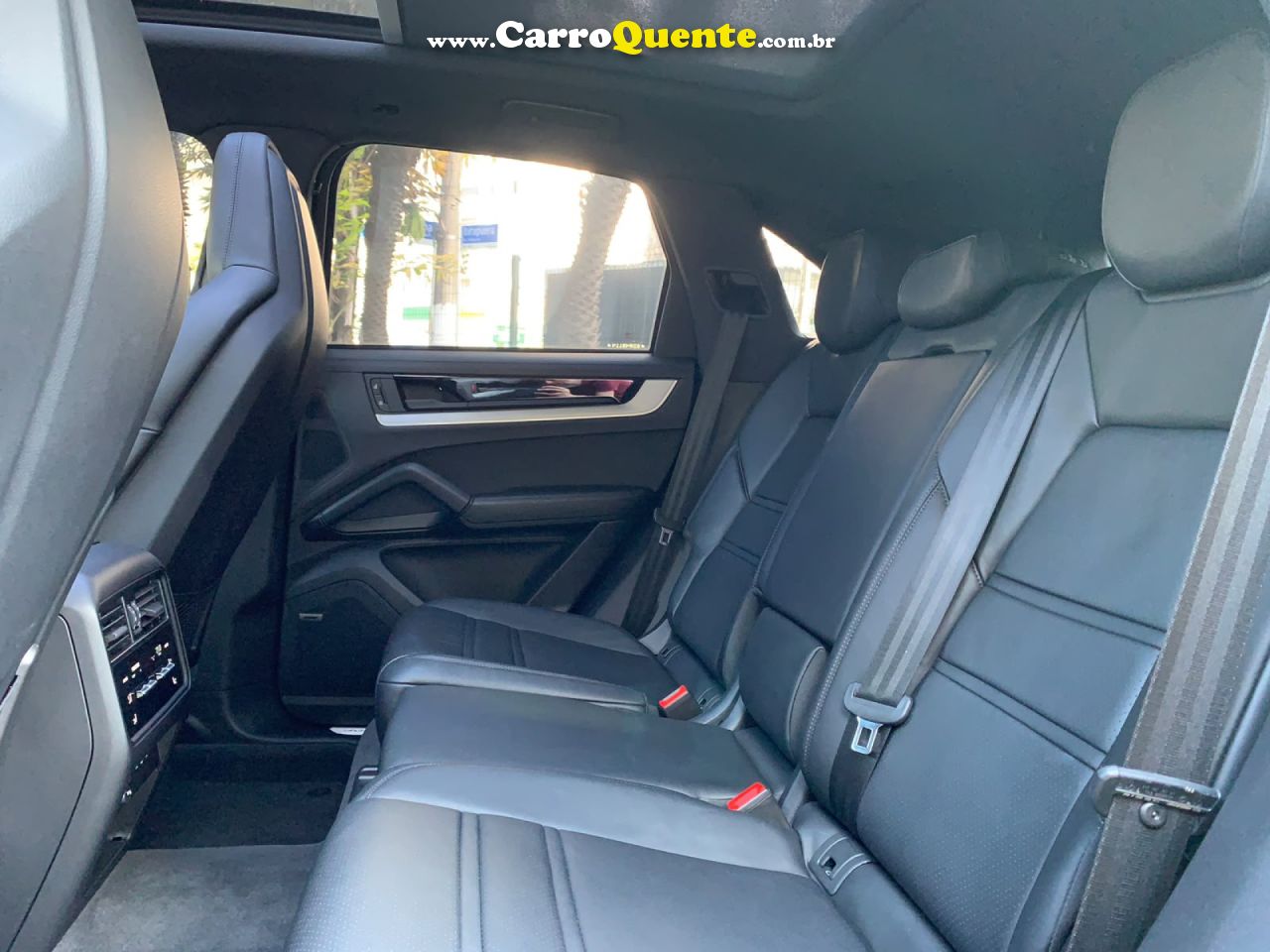 PORSCHE   3.0 V6 E-HYBRID AWD TIPTRONIC   PRETO 2025 3.0 GASOLINA E ELÉTRICO - Loja
