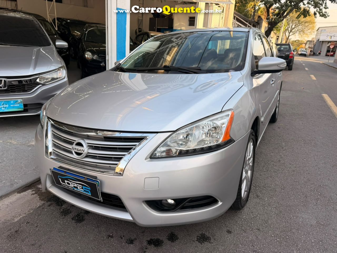 NISSAN   SENTRA SL 2.0 2.0 FLEX FUEL 16V AUT.   PRATA 2012 2.0 FLEX - Loja