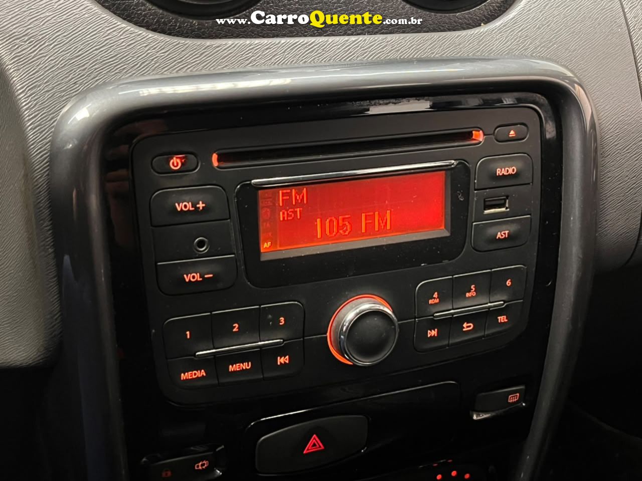 RENAULT   DUSTER DYNAMIQUE 1.6 FLEX 16V MEC.   PRATA 2013 1.6 FLEX - Loja