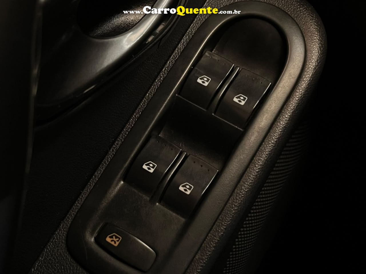 RENAULT   DUSTER DYNAMIQUE 1.6 FLEX 16V MEC.   PRATA 2013 1.6 FLEX - Loja