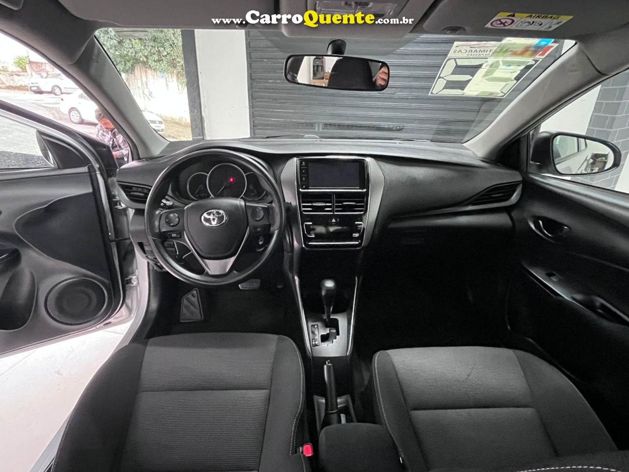TOYOTA   YARIS XL SEDAN 1.5 FLEX 16V 4P AUT.   PRATA 2023 1.5 FLEX - Loja