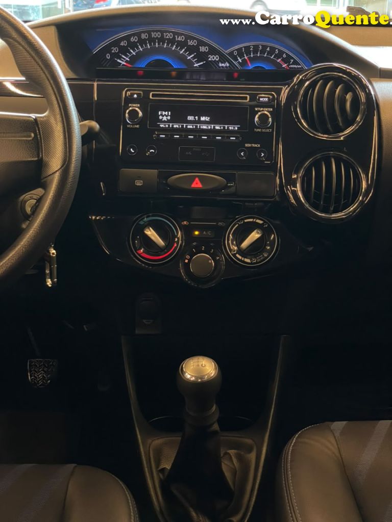 TOYOTA   ETIOS XS 1.5 FLEX 16V 5P MEC.   VERMELHO 2016 1.5 FLEX - Loja
