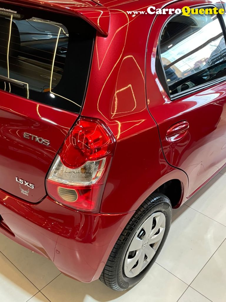 TOYOTA   ETIOS XS 1.5 FLEX 16V 5P MEC.   VERMELHO 2016 1.5 FLEX - Loja