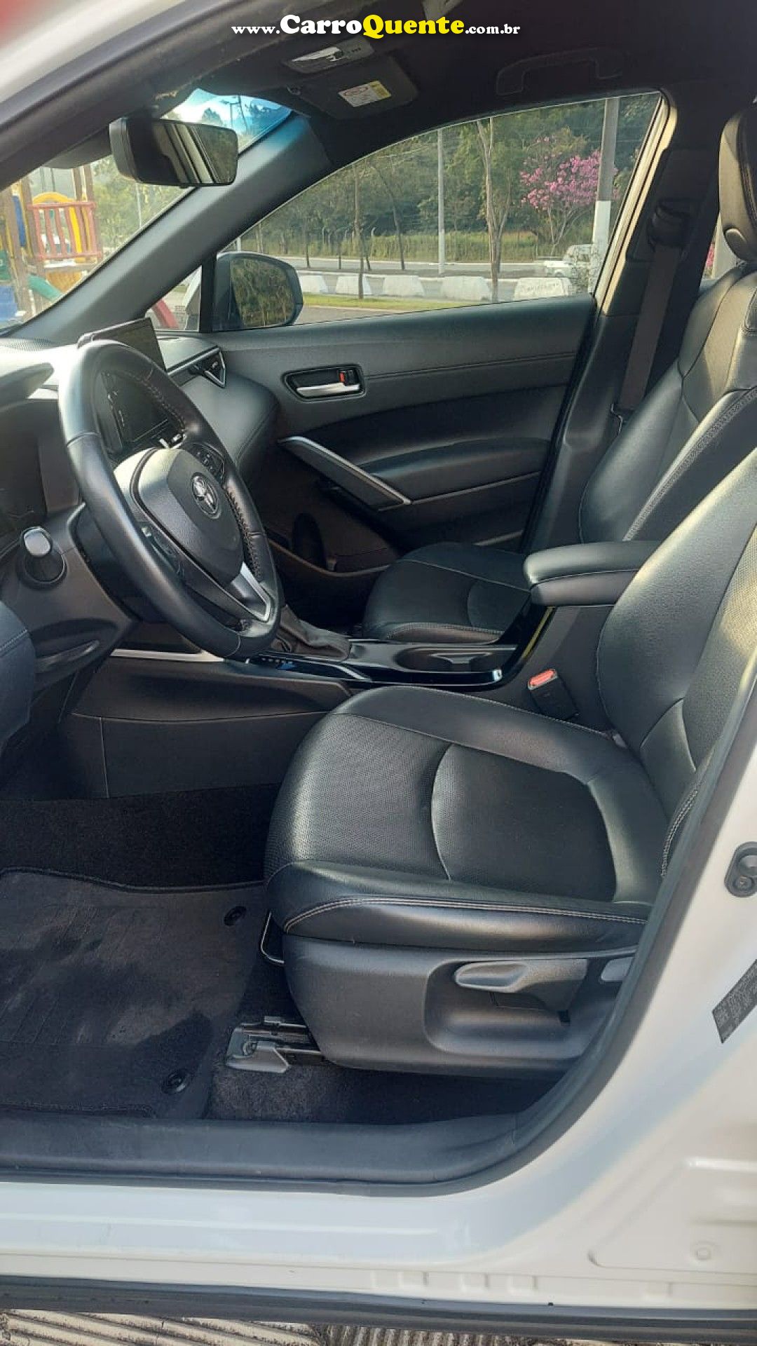 TOYOTA   COROLLA CROSS XRV 1.8 16V AUT.(HYBRID)   BRANCO 2023 1.8 FLEX E ELÉTRICO - Loja